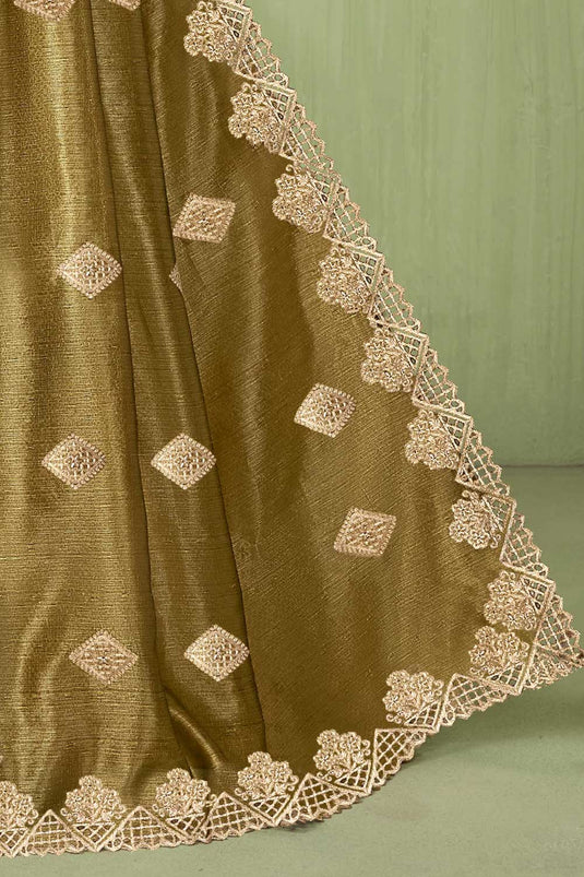 Golden Color Delicate Saree In Silk Fabric