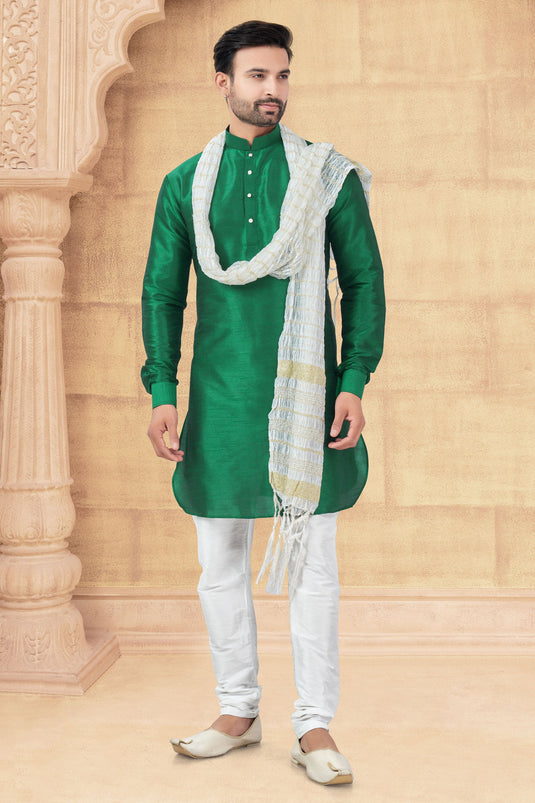 Verdant Green Embellished Kurta Pyjama Set