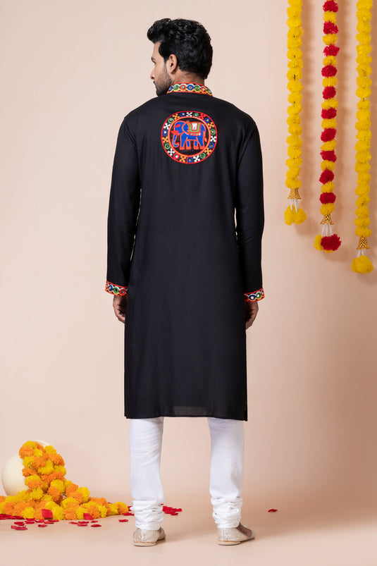 Black Color Artistic Readymade Men Kurta Pyjama