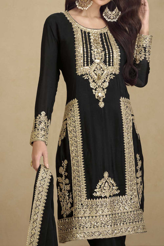 Black Color Tempting Georgette Salwar Suit