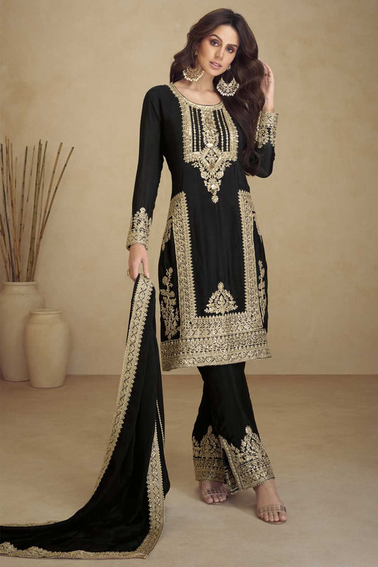 Black Color Tempting Georgette Salwar Suit