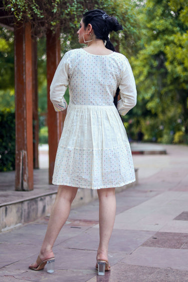 Off White A-Line Round Neck Short Sleeve Knee Length Kurti