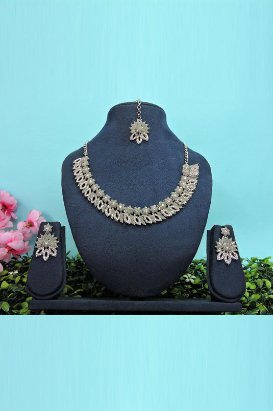 Charming Grey Color Alloy Material Necklace Set Earrings And Mang Tikka For Women