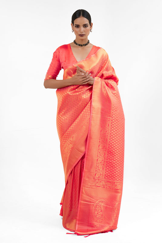 Engaging Pink Color Silk Handloom Weaving Saree