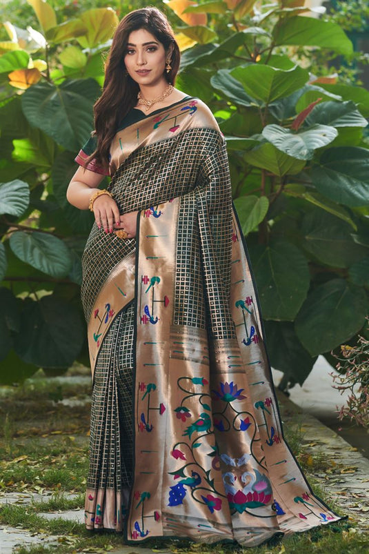 Buy the beautiful Dark Emerald Green Paithani Saree online-Karagiri