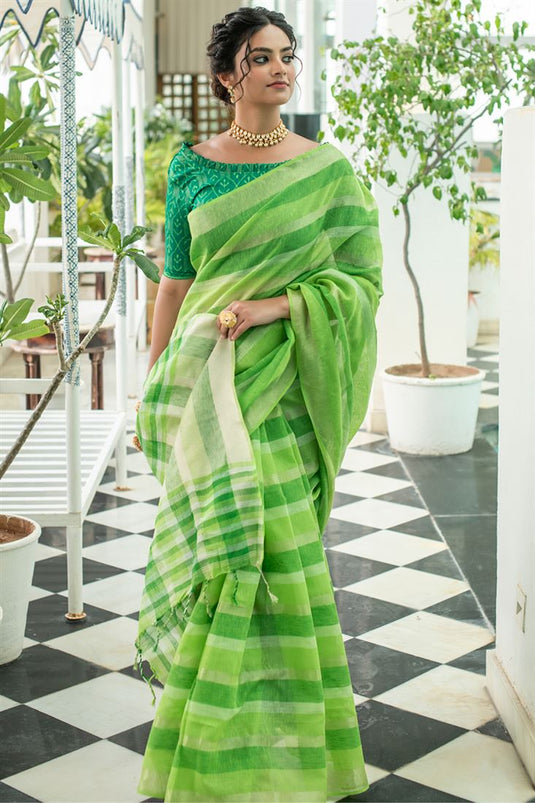 Beguiling Green Color Linen Fabric Regular Saree