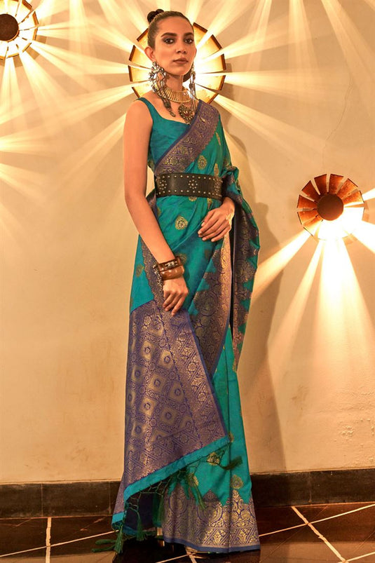 Comfortable Silk Saree in Rich Green Color