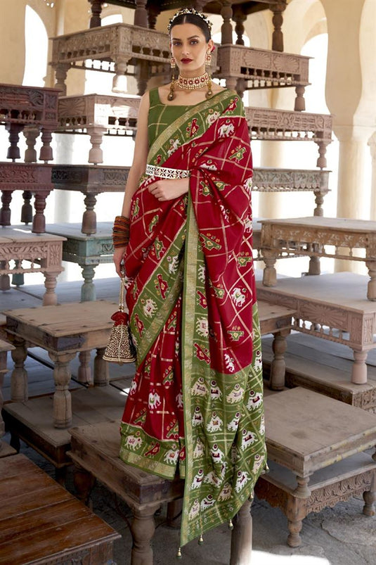 Red Color Printed Work Art Silk Fabric Splendid Saree In Function Wear